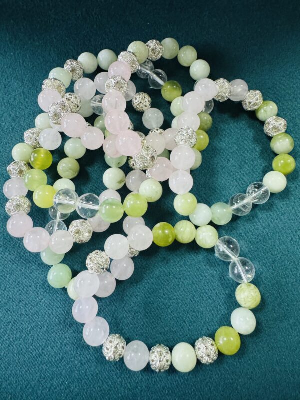 Xiuyu, pink crystal, white crystal Xiuyuqing milk cap bracelet!